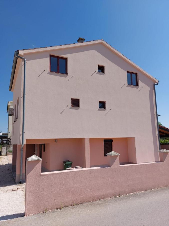 Apartmani Ana Sukošan Kültér fotó