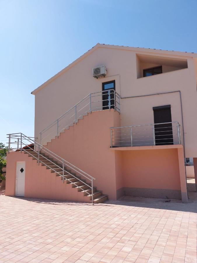 Apartmani Ana Sukošan Kültér fotó